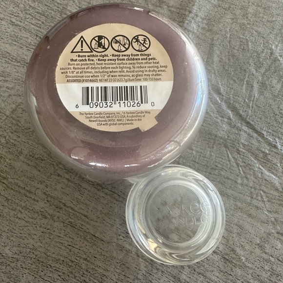 Yankee Candle Dried Lavender & Oak Large 22 Oz. Jar, New - Picture 10 of 10